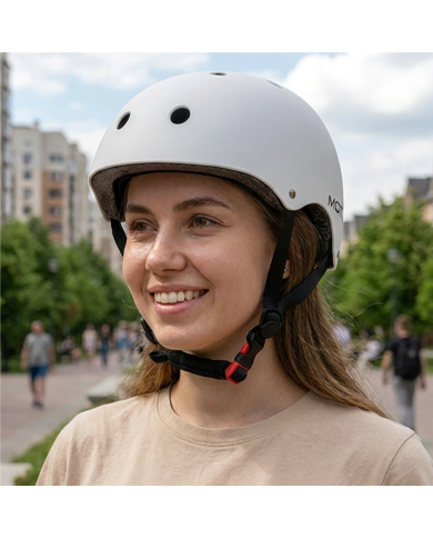 Regulowany kask MOTUS biały na rower, hulajnogę elektryczną