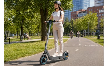 Porównanie hulajnóg elektrycznych Motus Scooty - Gen 6 vs 2026