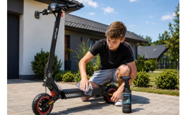 Akcesoria do hulajnogi elektrycznej – czego naprawdę potrzebujesz?