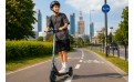 Pierwsza hulajnoga elektryczna – jak wybrać model, który będzie bezpieczny i sprawdzi się na co dzień?